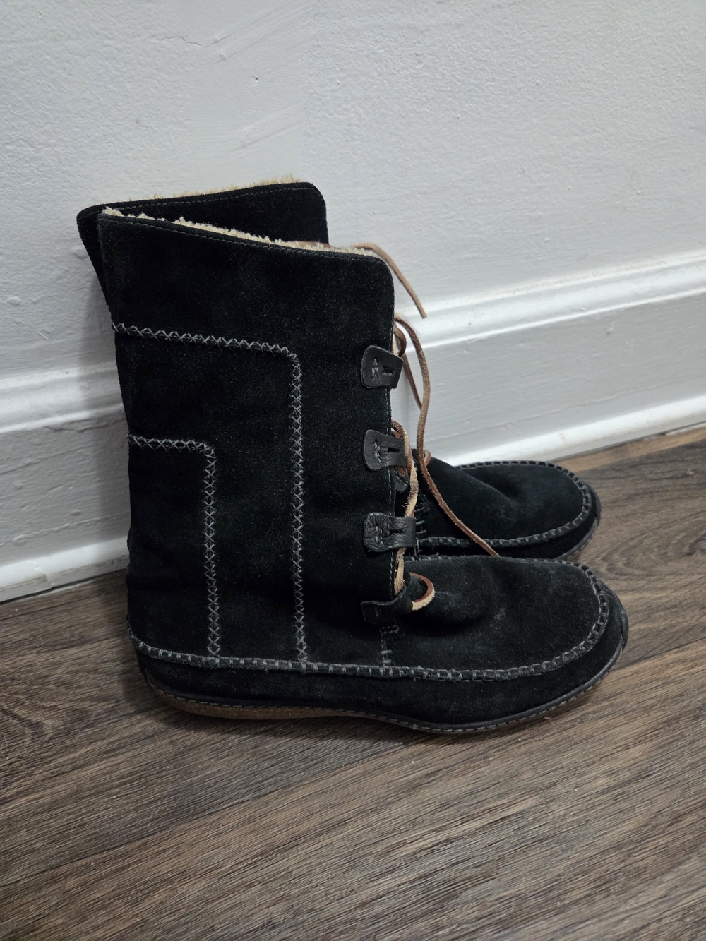 Timberland Women's size8.5 Black Leather Lace-Up Lined Mid-Calf Boots Round Toe